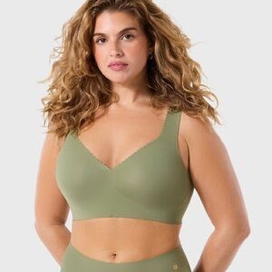Evelyn & Bobbie Bra Supportive Wireless Comfort GREEN SPORT BRA NWT SIZE L